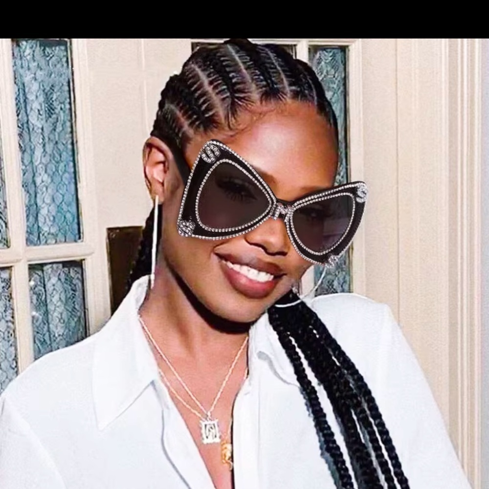 Elegant Black Rhinestone Sunglasses